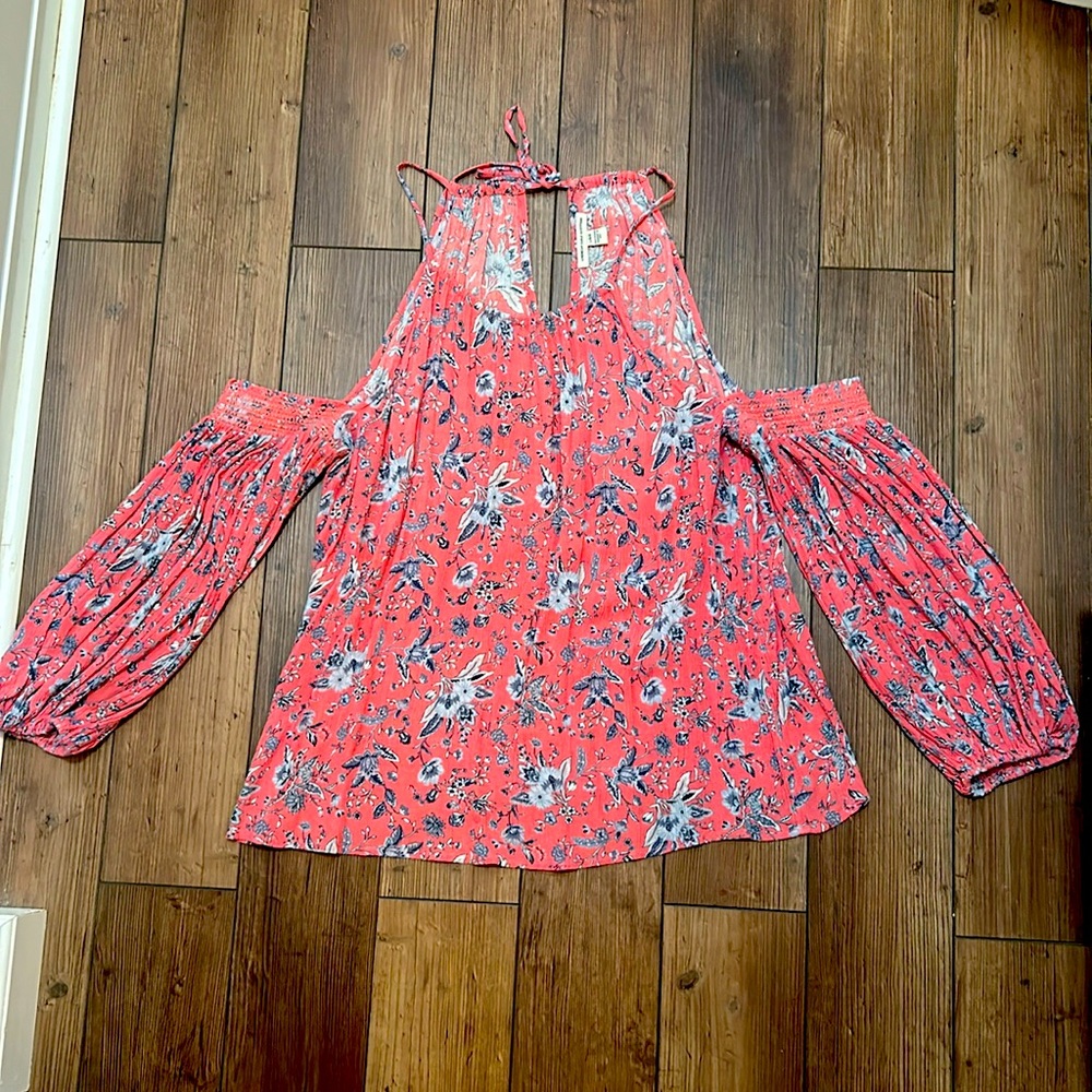 American Eagle off the shoulder halter shirt. Gently worn. Smoke free home.